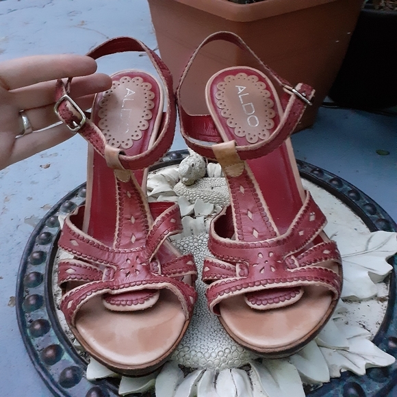 🌈ALDO WESTERN PIN UP HEELS -6 - Picture 2 of 6